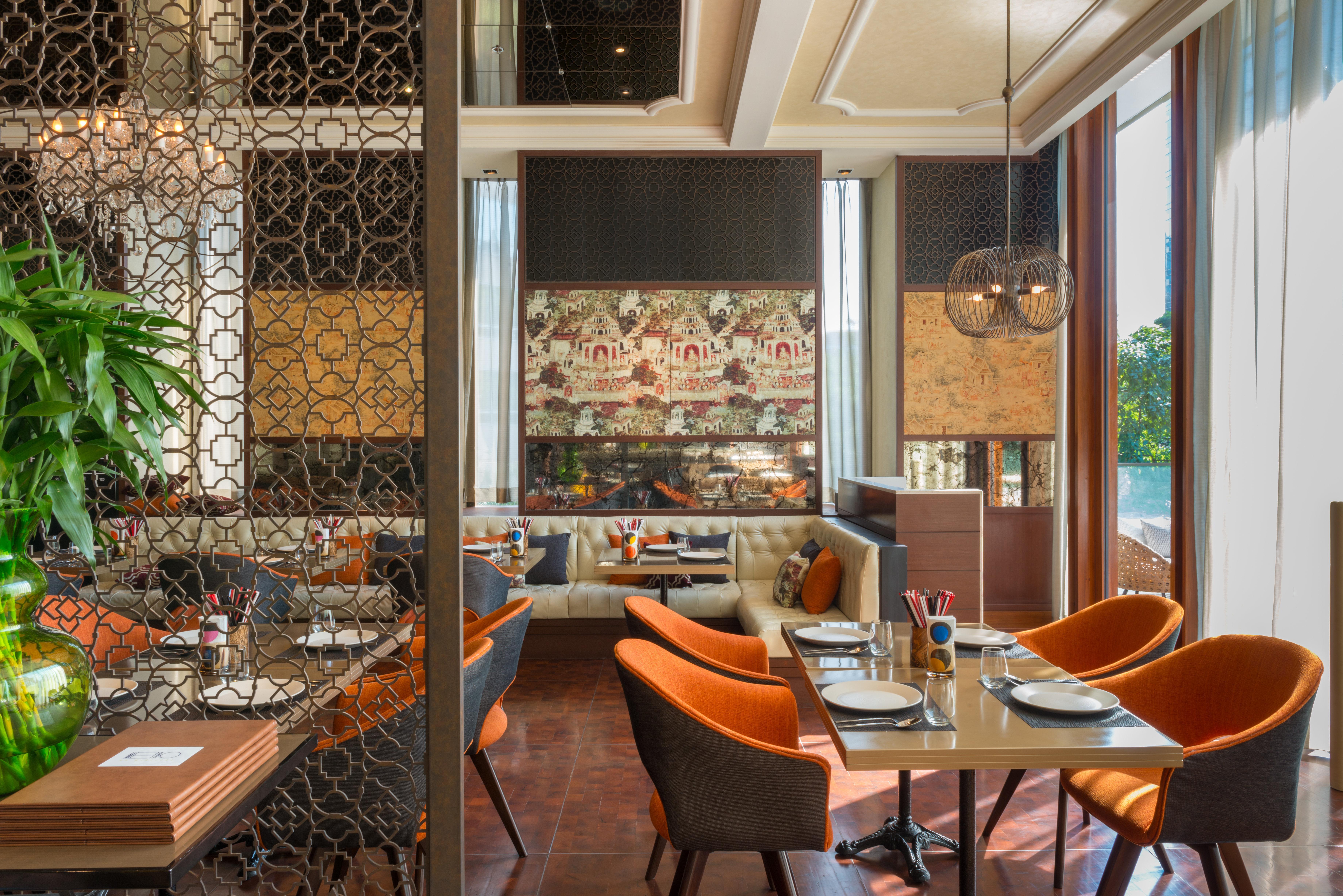 Hotel Indigo Bangkok Wireless Road By Ihg Екстериор снимка The interior of the restaurant
