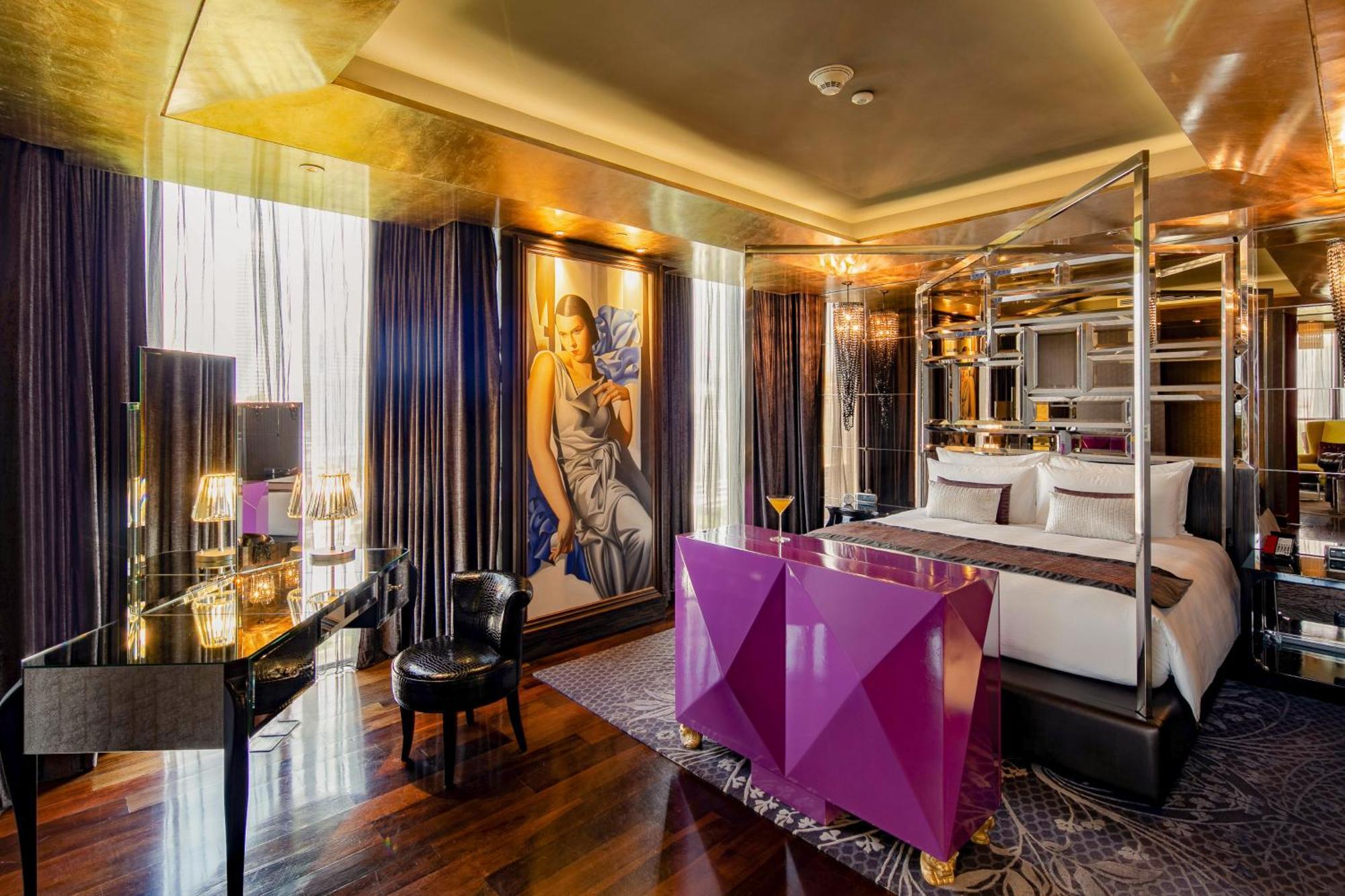 Hotel Indigo Bangkok Wireless Road By Ihg Екстериор снимка A suite at the W London
