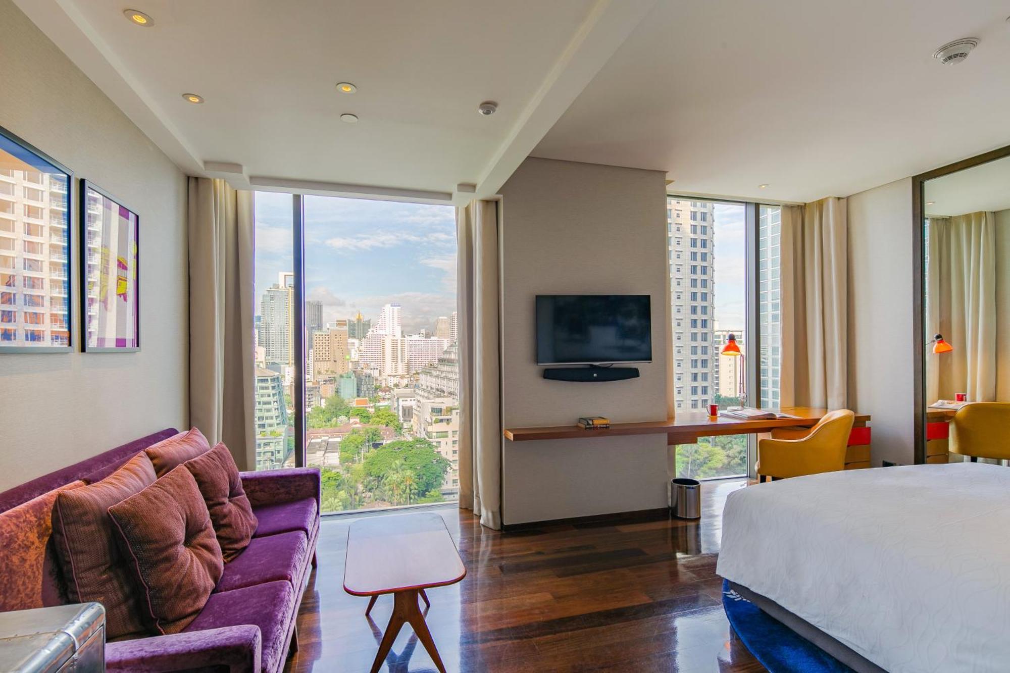 Hotel Indigo Bangkok Wireless Road By Ihg Екстериор снимка A suite at the hotel